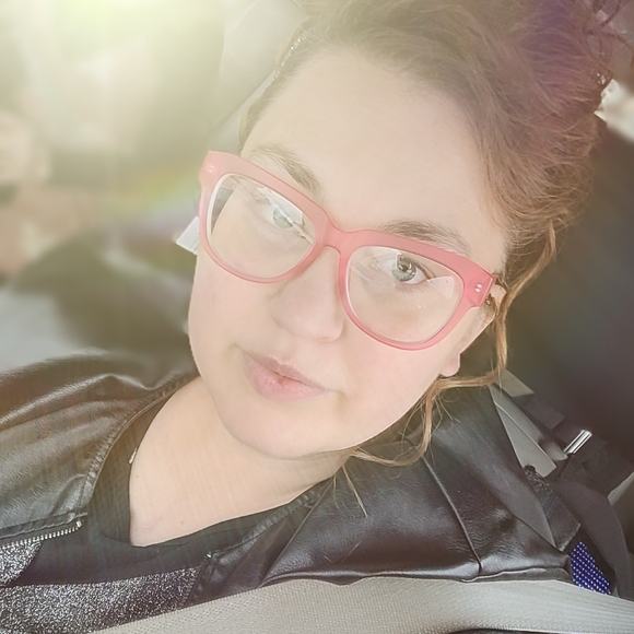 Meet your Posher, Rebecca - Picture 1 of 1